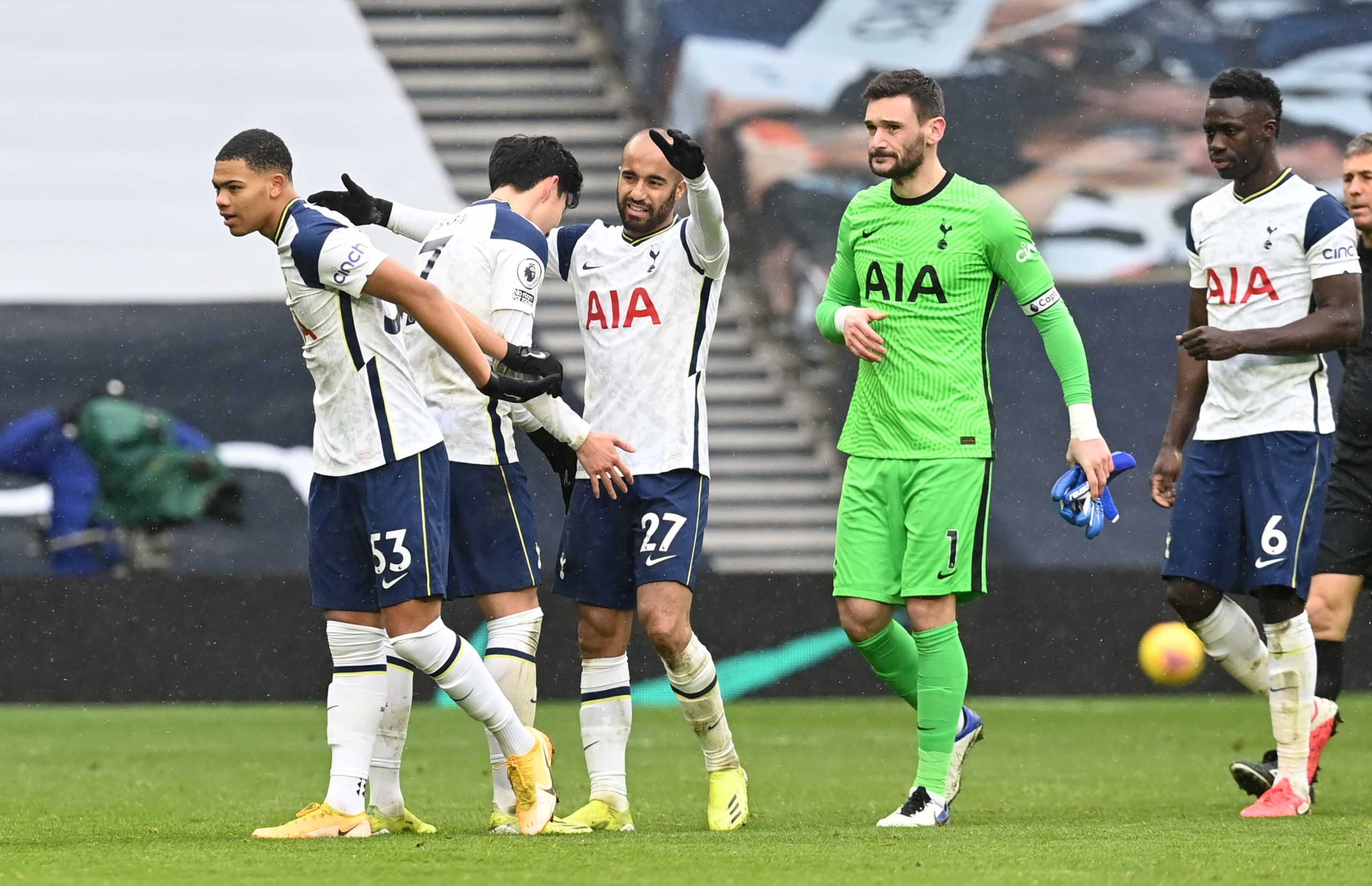 Soccer Football - Premier League - Tottenham Hotspur v West Bromwich Albion - Tottenham Hotspur Stadium, London, Britain - February 7, 2021 Tottenham Hotspur's Lucas Moura and teammates celebrate after the match Pool via REUTERS