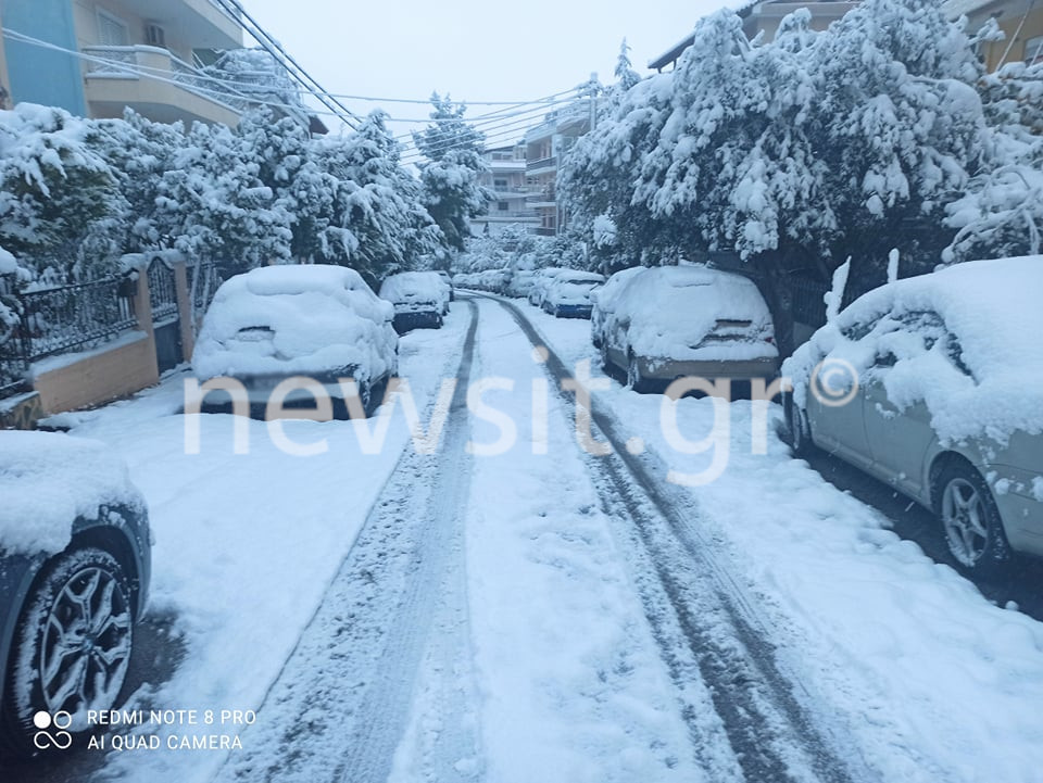 Καιρός – Μήδεια: Κάτασπρη μέρα! Σκεπασμένη από χιόνι όλη η Αθήνα – Νέα έντονη χιονόπτωση (pics)