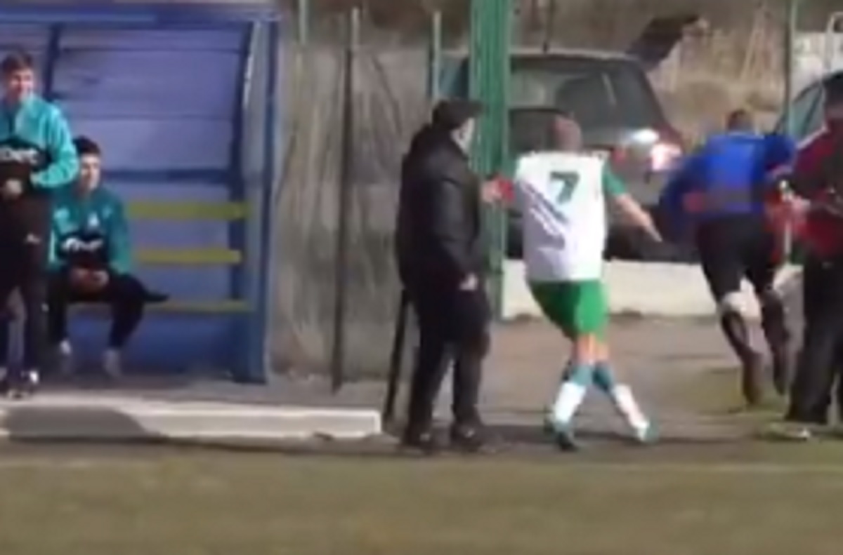 Βουλγαρία: Διαιτητής έληξε ματς και έφυγε τρέχοντας για να μην τον δείρουν (video)
