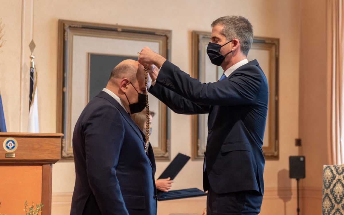 25η Μαρτίου – Μπακογιάννης: Απένειμε  το Χρυσό Μετάλλιο των Αθηνών στον Ρώσο Πρωθυπουργό (pics)