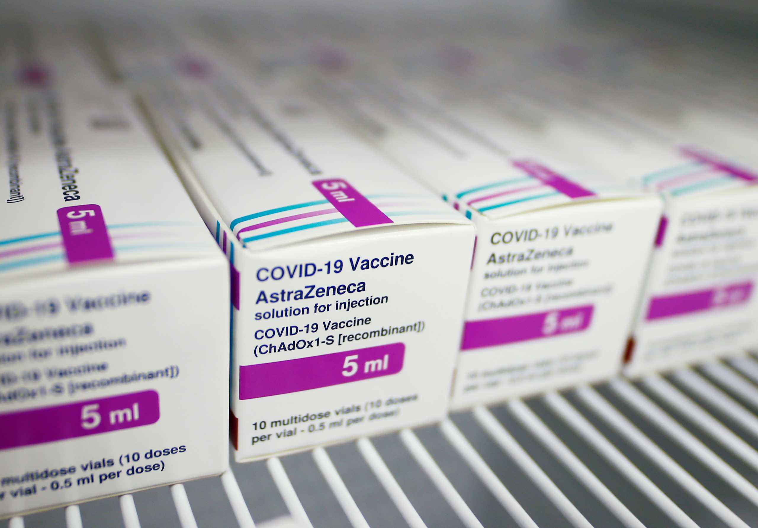 Εμβολιασμοί με AstraZeneca: Ξαναρχίζουν σε Ισπανία και Βουλγαρία – Την Παρασκευή αποφασίζει η Ιρλανδία