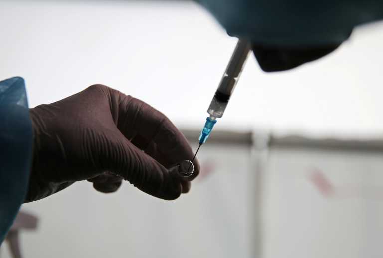 Εμβόλια κορονοϊού: «Άγνωστο» πότε θα φτάσουν στην Αφρική οι δεύτερες δόσεις