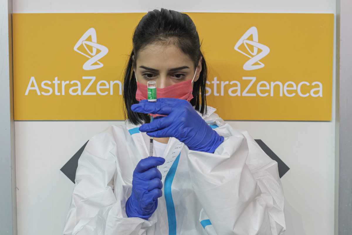 Εμβόλιο AstraZeneca: Ο Eυρωπαϊκός Οργανισμός Φαρμάκων συγκαλεί ομάδα ειδικών να ερευνήσει για τις θρομβώσεις