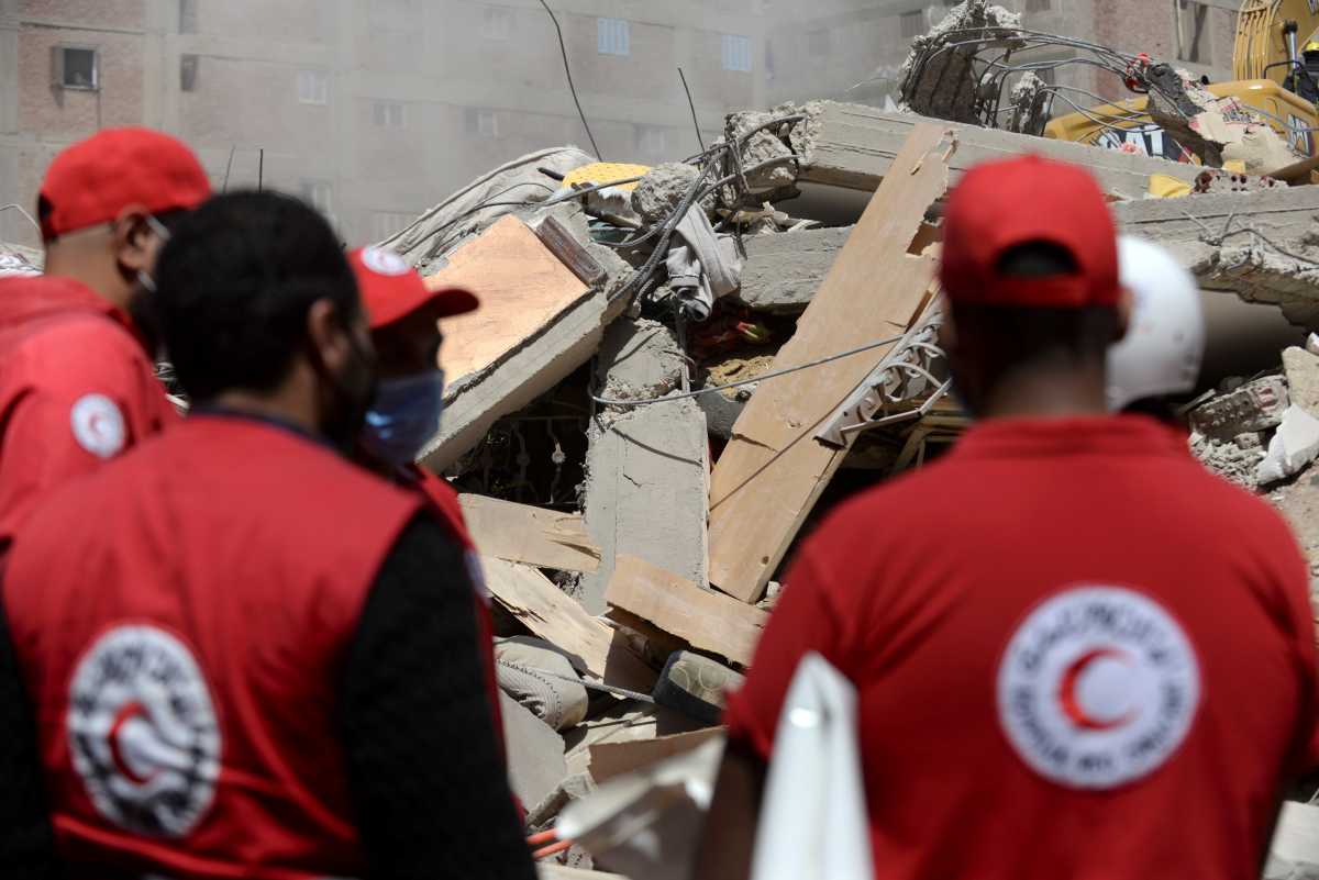 Κάιρο: Στους 25 οι νεκροί από την κατάρρευση της δεκαώροφης πολυκατοικίας (pics)