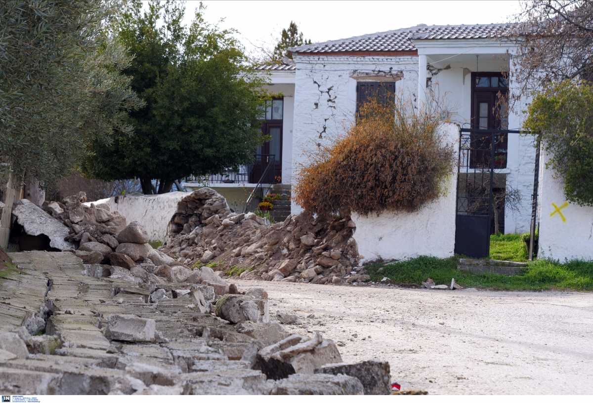 Νέες ρωγμές σε σπίτια από το νέο σεισμό των 5,2 Ρίχτερ σε Ελασσόνα και Τύρναβο