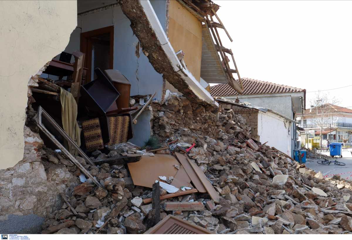 Σεισμός – Ελασσόνα: Τελευταίο αντίο στον ηλικιωμένο που πέθανε λίγες μέρες μετά τον ισχυρότατο εγκέλαδο