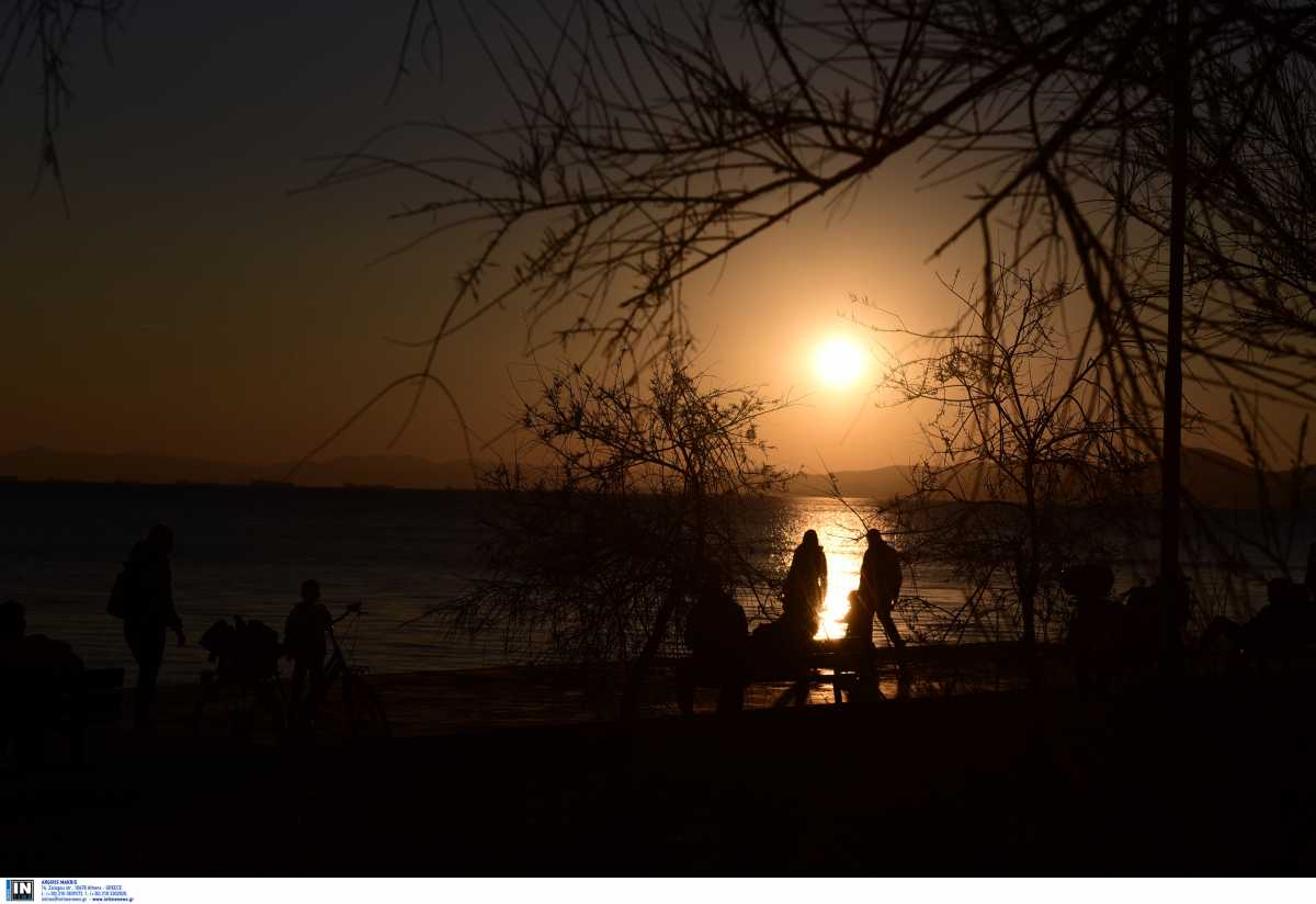 Στο επίκεντρο του βρετανικού Τύπου ελληνικοί τουριστικοί προορισμοί