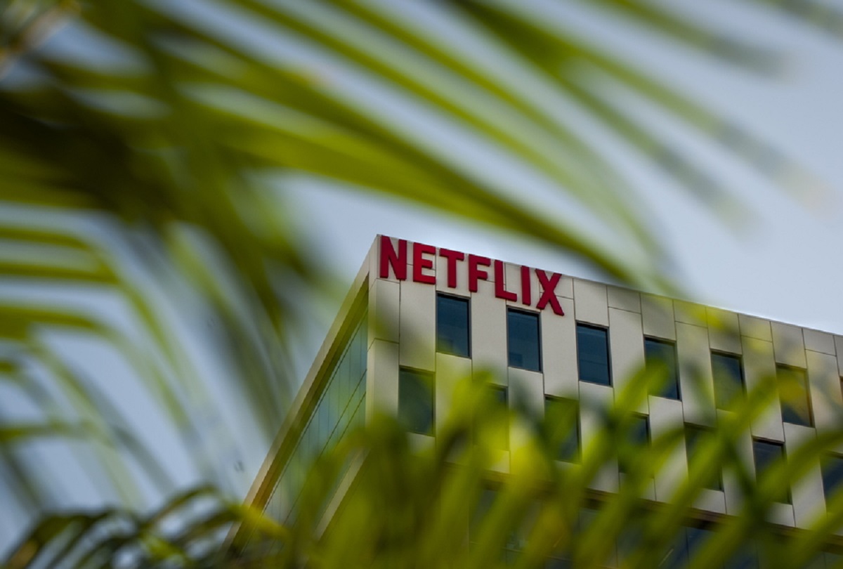 epa08945688 (FILE) - A Netflix logo hangs on the company's headquarters in Los Angeles, California, USA, 18 October 2019 (reissued 18 January 2021). Netflix will publish their 4th quarter 2020 results on 19 January 2021.  EPA