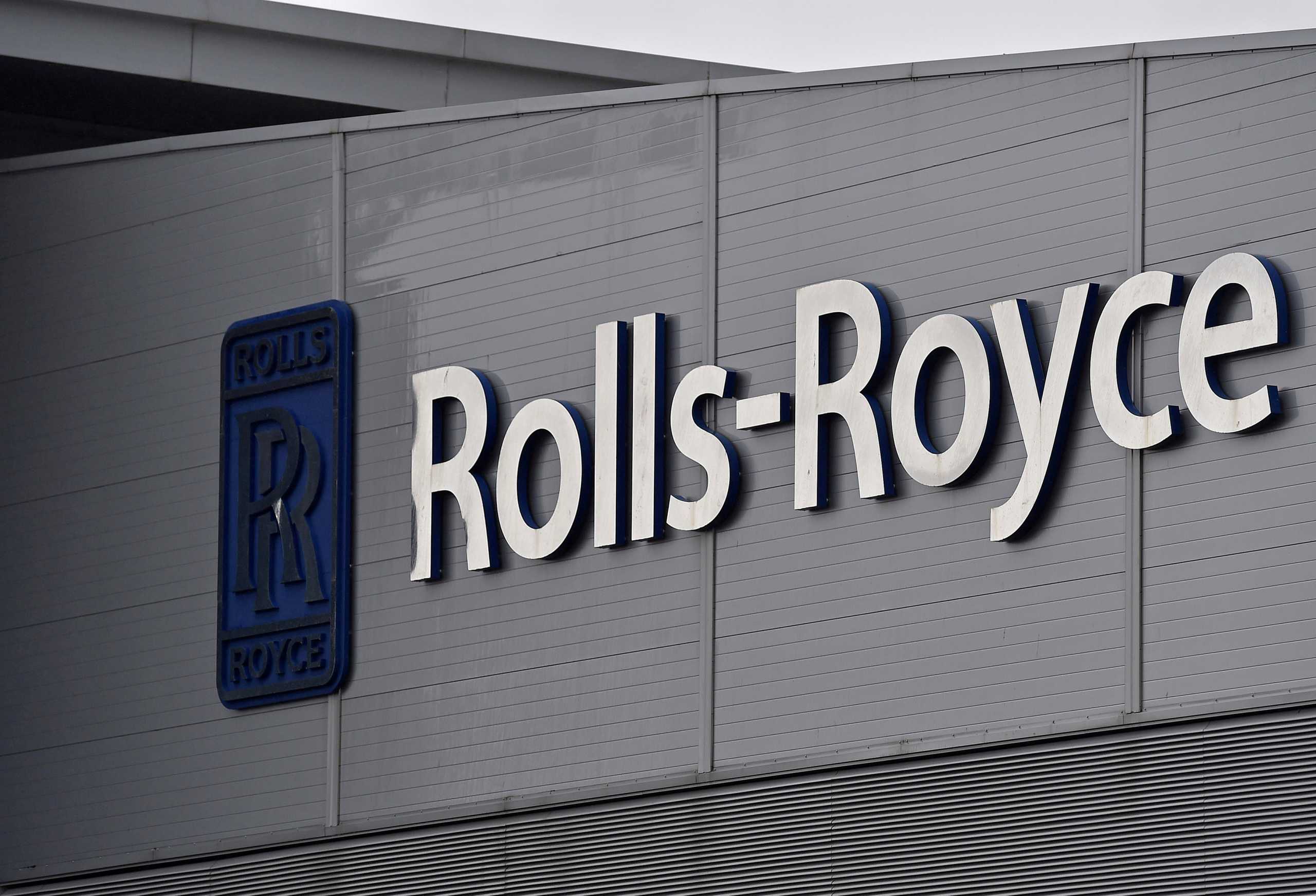 FILE PHOTO: A Rolls-Royce logo is seen at the company's aerospace engineering and development site in Bristol, Britain, December 17, 2015.  REUTERS