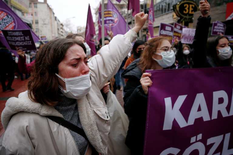 Ερντογάν -Τουρκία: Διαδηλώσεις για απόσυρση από διεθνή Σύμβαση κατά της βίας γυναικών (pics)
