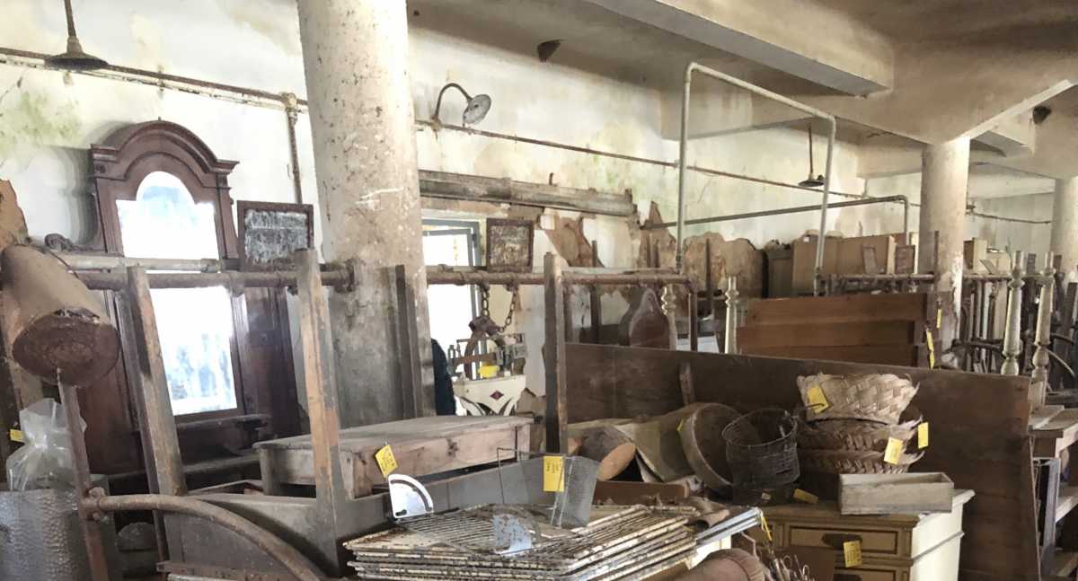 Τατόι: Αποκαθίσταται το κτήριο του Βουστασίου – Φωτογραφίες της ανάπλασης