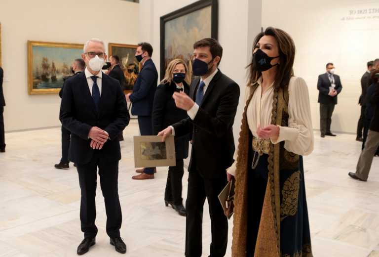 Γιάννα Αγγελοπούλου: Η εμφάνιση που συγκέντρωσε τα βλέμματα στην Εθνική Πινακοθήκη (pics)