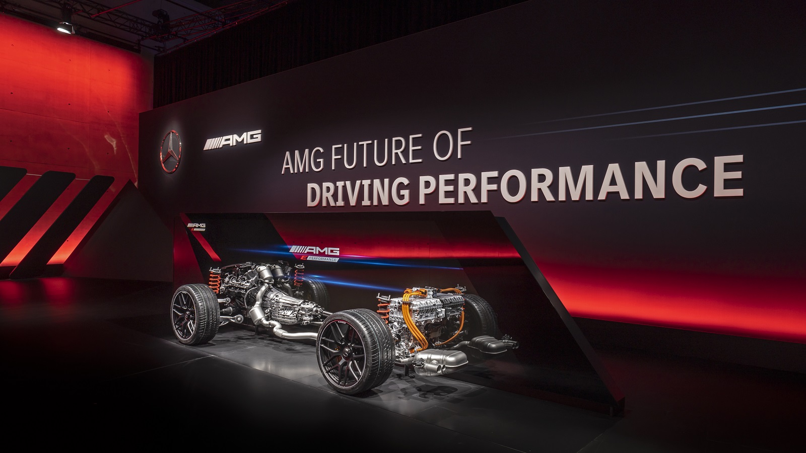 TecDAY AMG Future of Driving Performance Eigenständige E PERFORMANCE Antriebsstrategie für Performance-Hybride; Antriebsstrang 8-Zylinder (M177) 

TecDAY AMG Future of Driving PerformanceIndependent E PERFORMANCE drivetrain strategy for performance hybrids; Drivetrain 8-cylinder (M177)