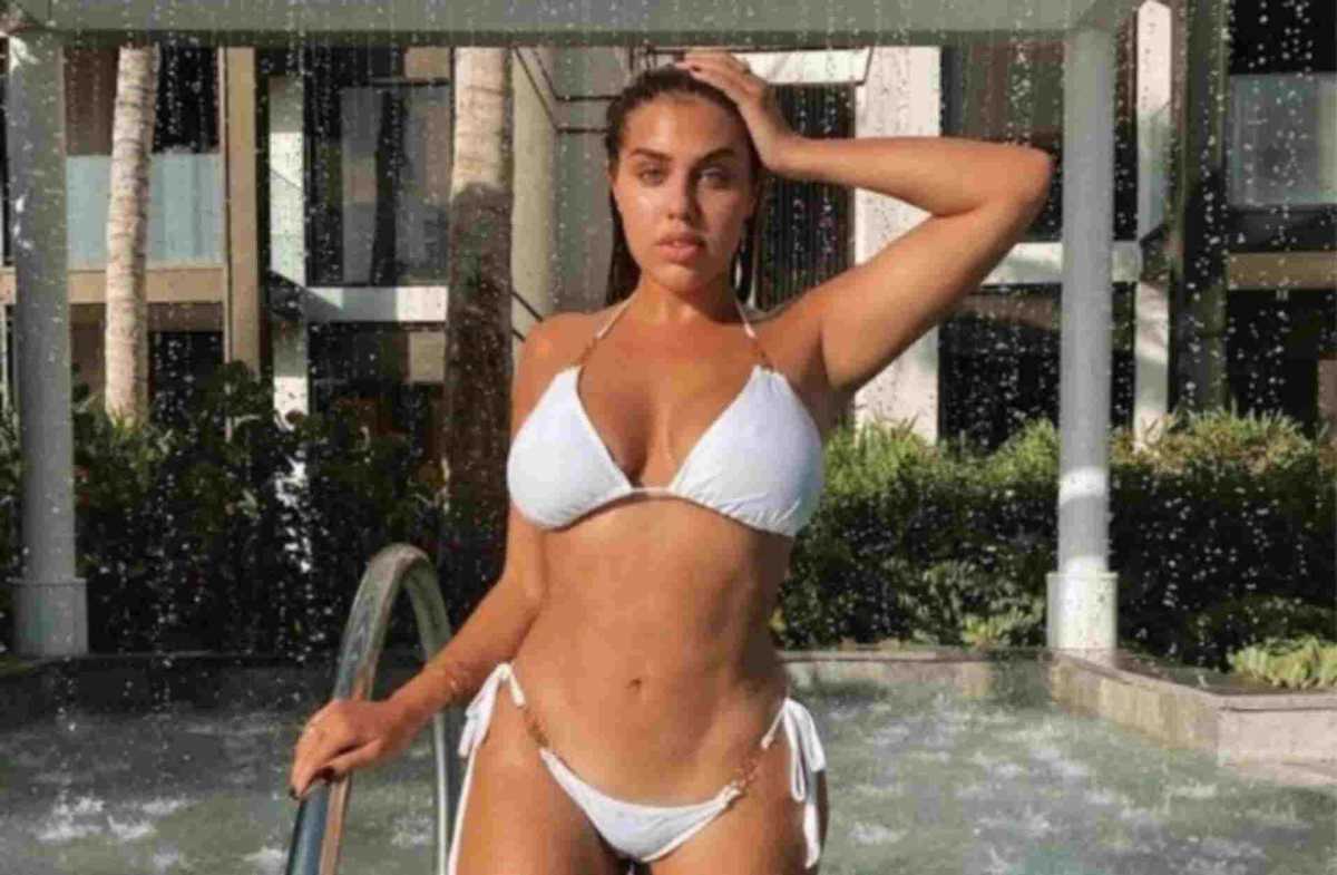 Το πλούσιο μπούστο της Anna Vakili έχει κάνει το Instagram να παραμιλά!