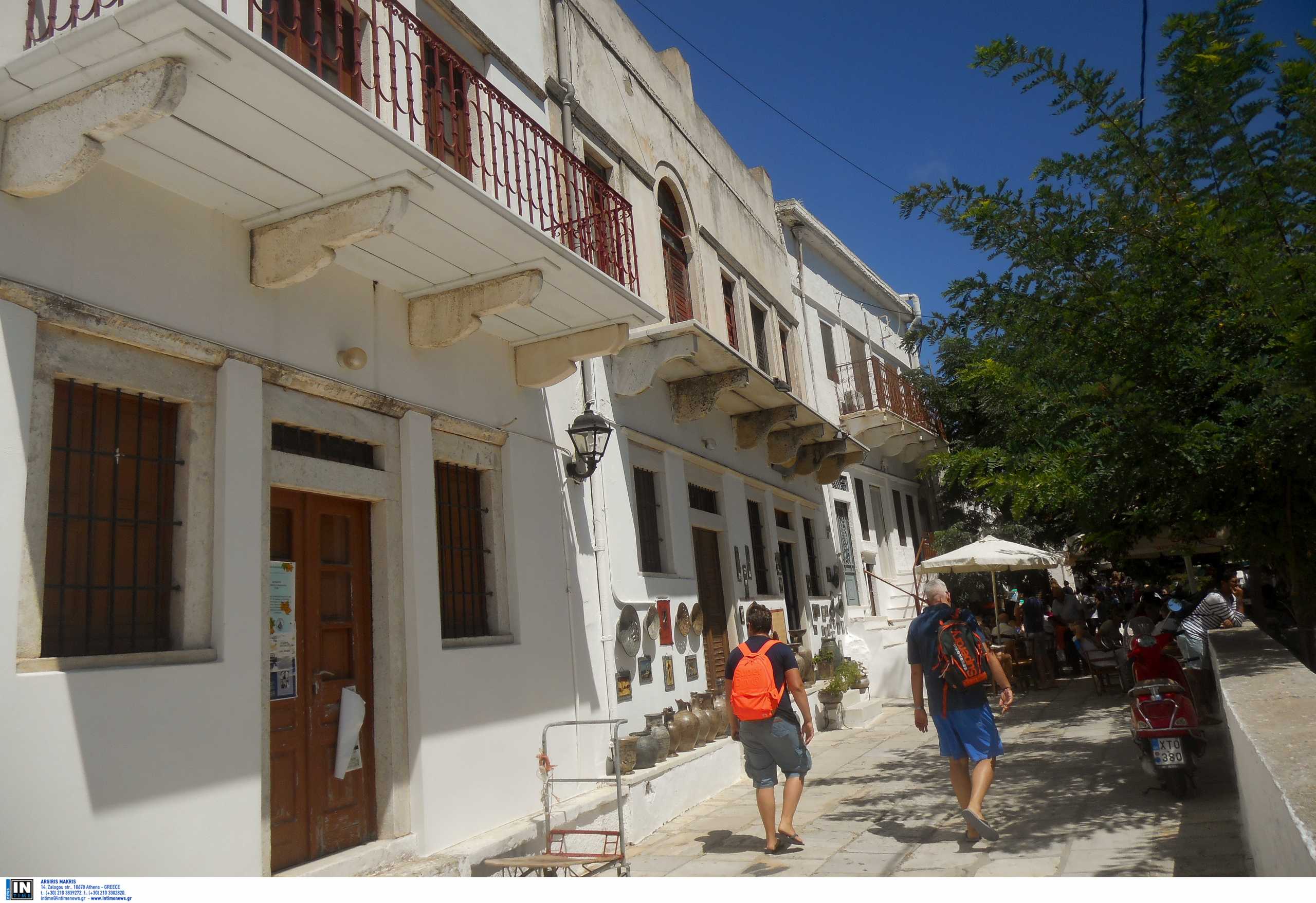 Το χωριό των Κυκλάδων που ξεχωρίζει γιατί έχει κάτι από Κρήτη