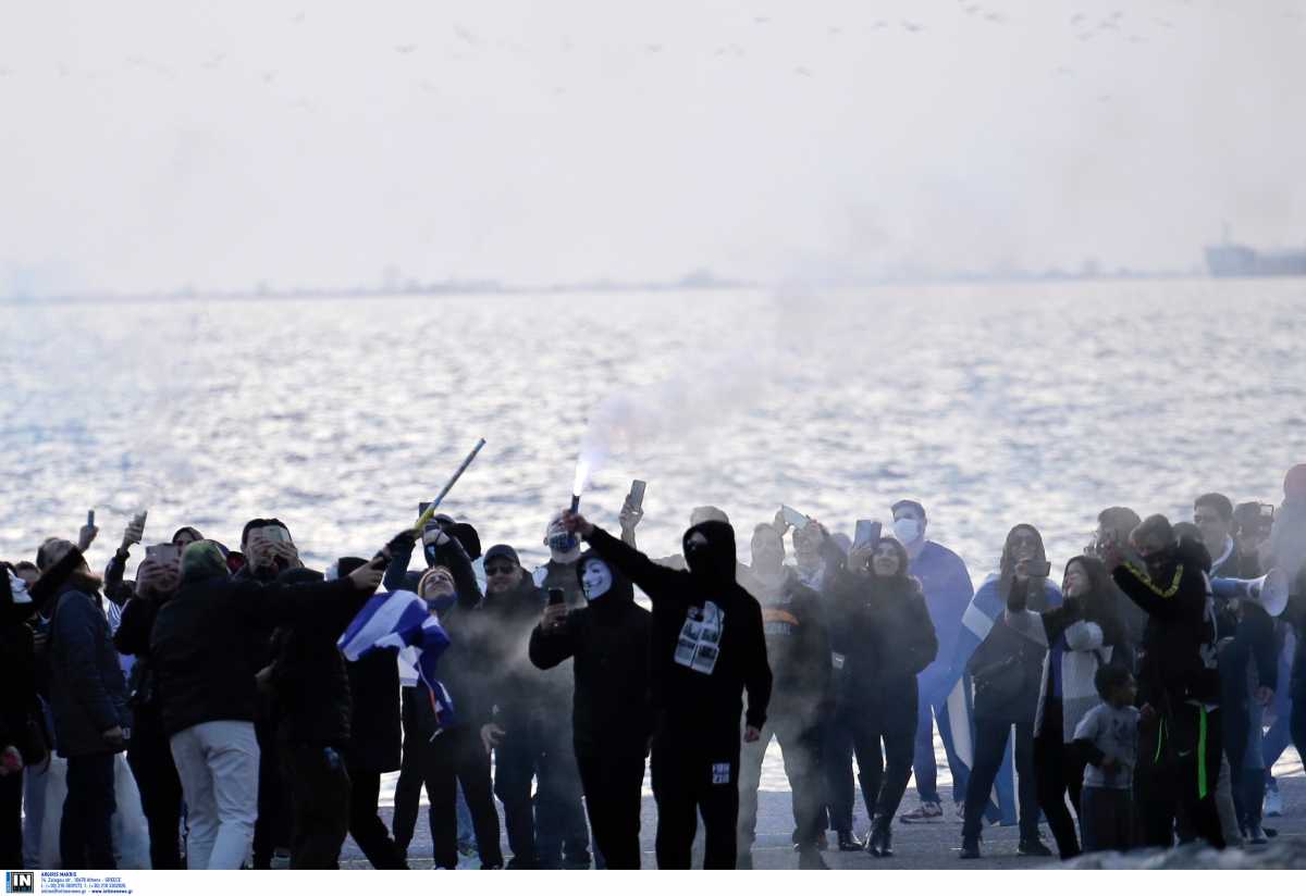 ***** ÐÑÏÓÏ×Ç - ÓÇÌÅÉÙÓÇ ÃÉÁ ÔÏÍ ÁÑ×ÉÓÕÍÔÁÊÔÇ ****
**  Ç öùôïãñáößá Ý÷åé ëçöèåß ÷ùñßò ôç ñçôÞ Üäåéá ôùí åéêïíéæüìåíùí. Ç äçìïóßåõóç 
ôùí ÷áñáêôçñéóôéêþí ôïõò ãßíåôáé áðïêëåéóôéêÜ ìå åõèýíç ôïõ ÷ñÞóôç **