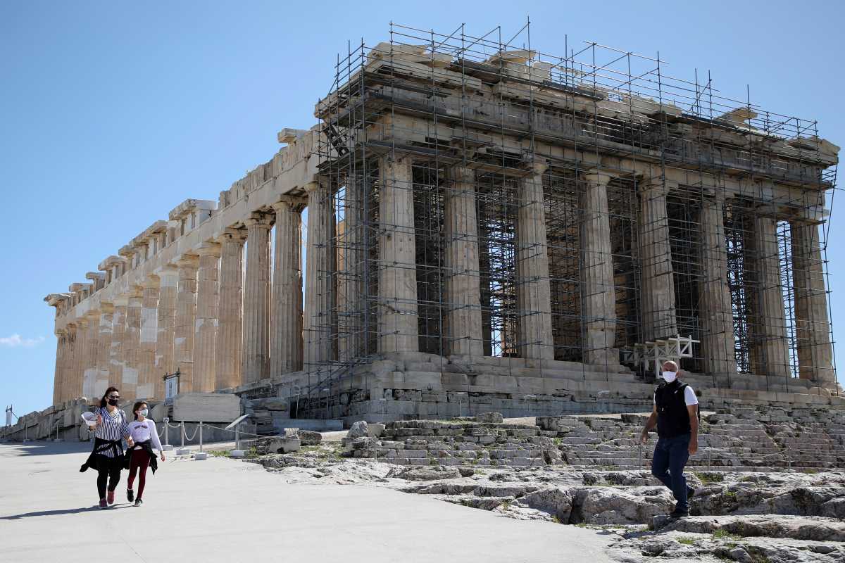 Ακρόπολη: Κύπριος προσπάθησε να κλέψει μάρμαρα και πέτρες από τον Ιερό Βράχο