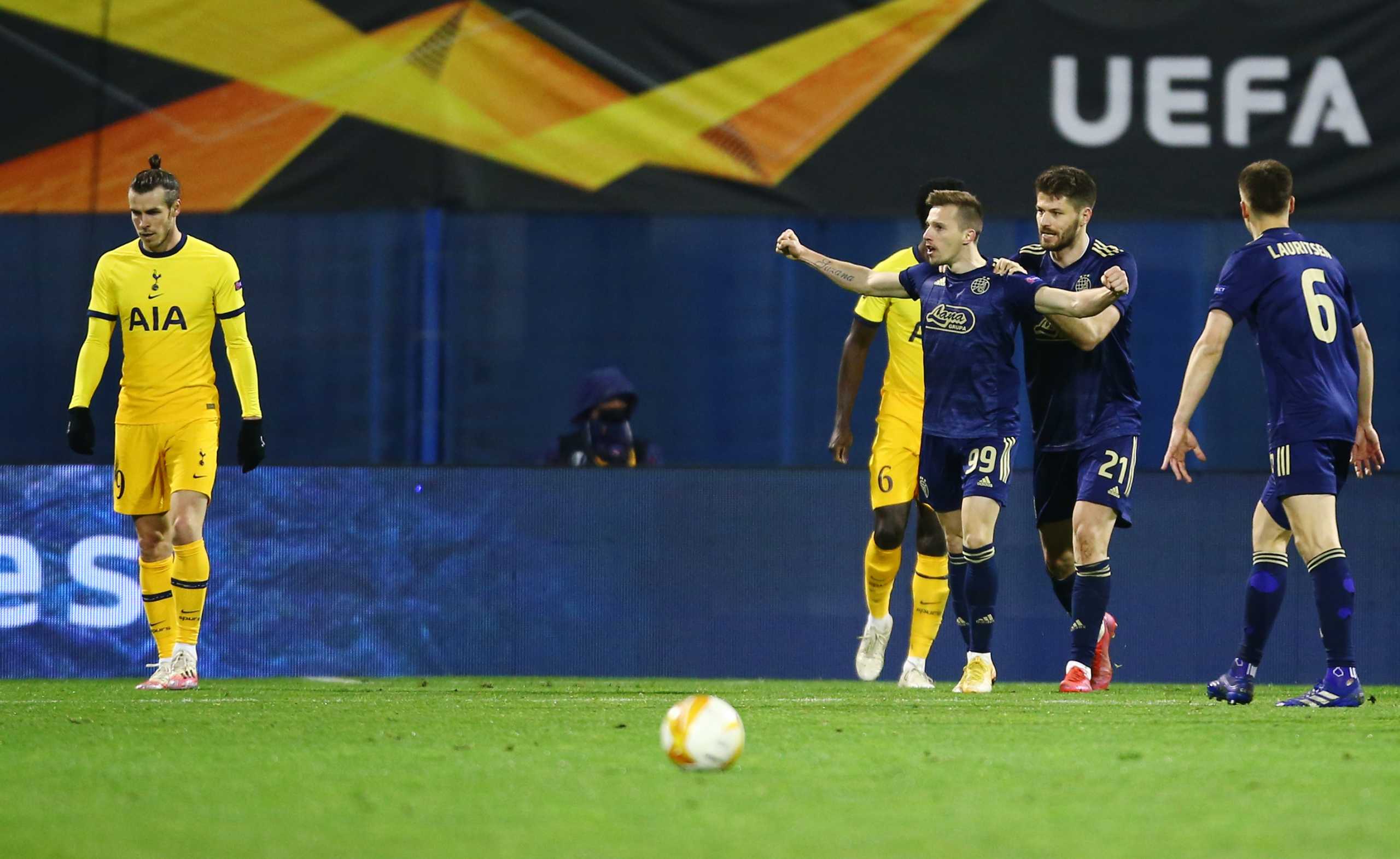 Soccer Football - Europa League - Round of 16 Second Leg - Dinamo Zagreb v Tottenham Hotspur - Stadion Maksimir, Zagreb, Croatia - March 18, 2021 GNK Dinamo Zagreb's Mislav Orsic celebrates scoring their second goal with teammates REUTERS