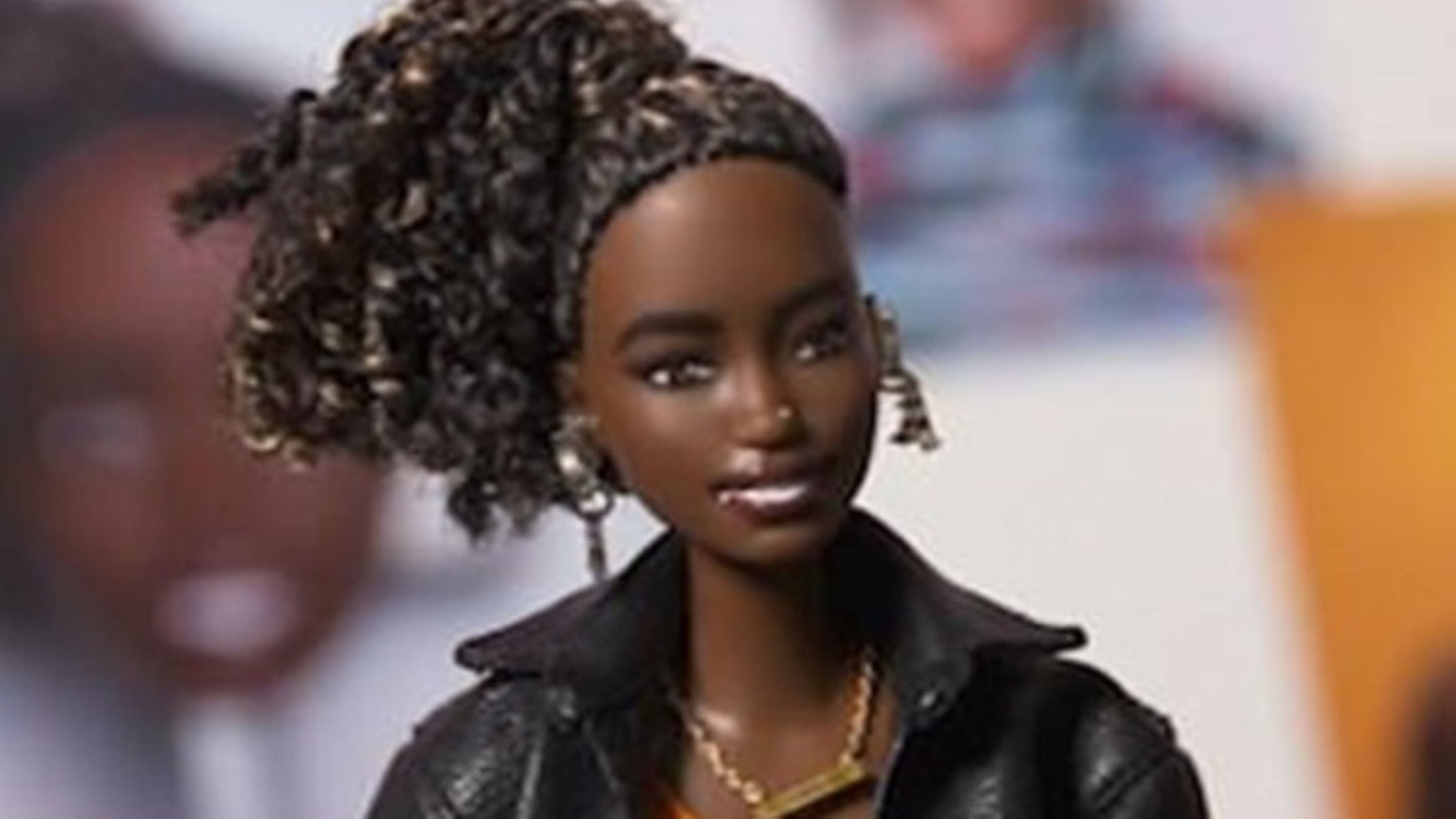 Η Κλάρα Άμφο αποκτά τη δική της Barbie