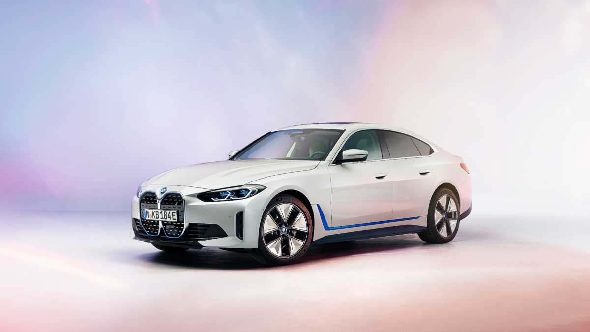 Αποκαλυπτήρια για την ηλεκτρική BMW i4 (video)