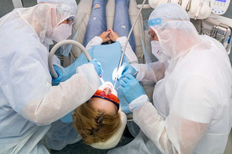 Πίσω μπρος για τις επισκέψεις στα οδοντιατρεία – Εισήγηση να μην κάνουν rapid test οι εμβολιασμένοι
