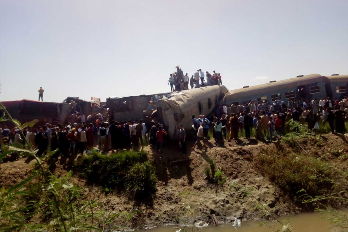 Σύγκρουση τρένων στην Αίγυπτο: Πώς έγινε το δυστύχημα με τους 32 νεκρούς (pics, vids)