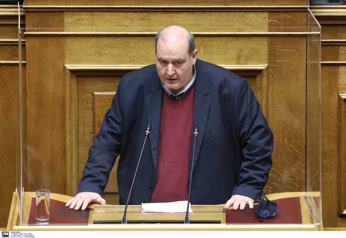 ΣΥΡΙΖΑ: Ο Φίλης δεν ψήφισε το νομοσχέδιο για το Ελληνικό – Τι αναφέρει στη δήλωσή του
