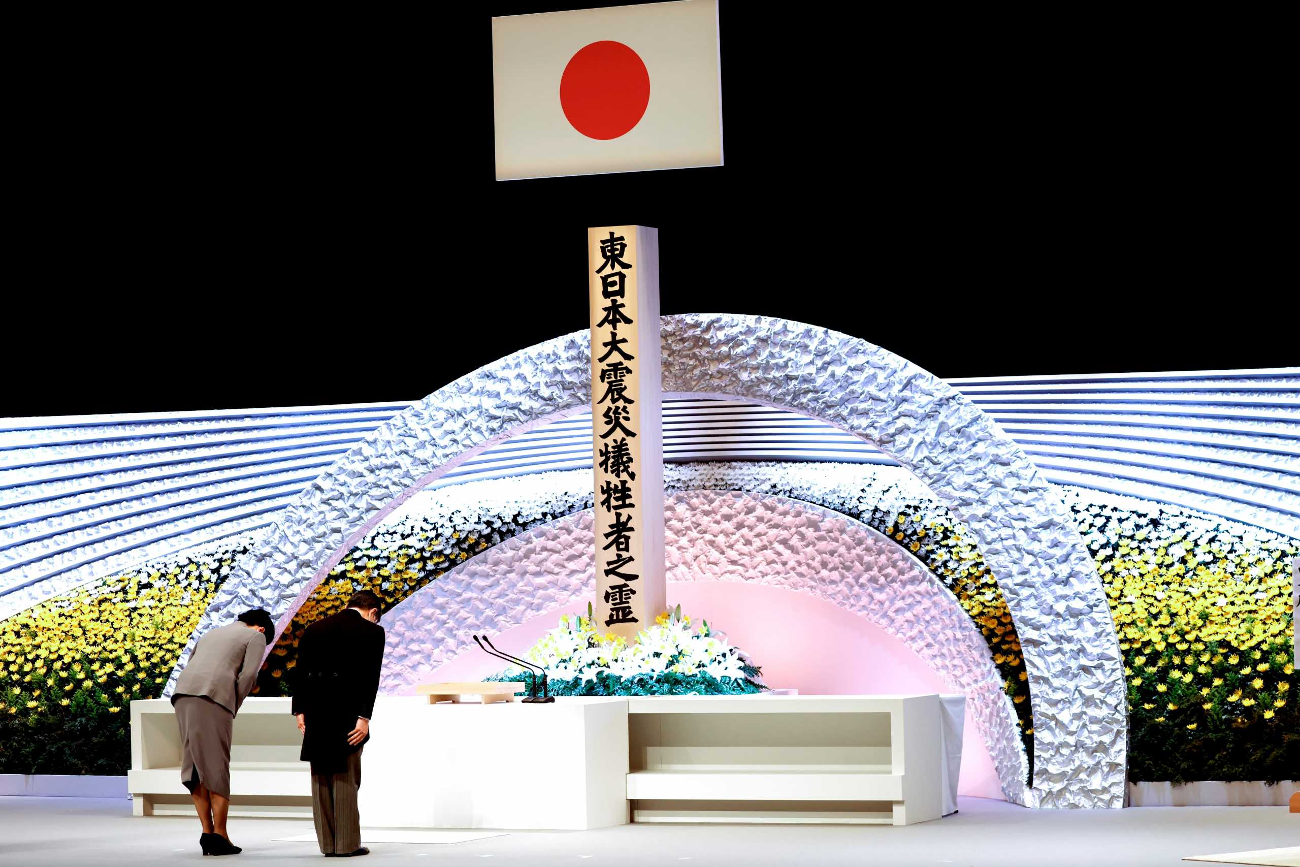 10 χρόνια από την καταστροφή της Φουκουσίμα, η Ιαπωνία τιμά τους νεκρούς