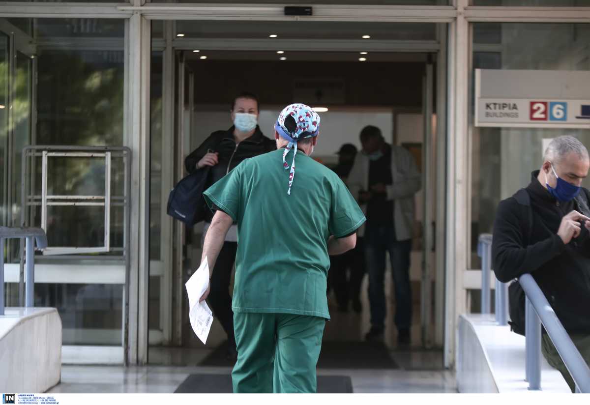 «Είναι η πιο δύσκολη μάχη που έχουν δώσει οι υγειονομικοί μετά τον πόλεμο»