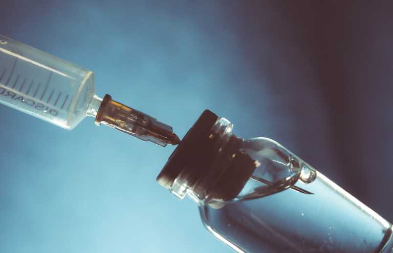Κορονοϊός: Τρεις νέες παρενέργειες από το εμβόλιο ανακοίνωσαν οι ειδικοί