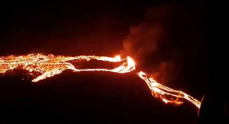 Ισλανδία: Έκρηξη του ηφαιστείου Φαγκραντάλσφιαλ – Νέφος τέφρας κάλυψε το Ρέικιαβικ (pics)