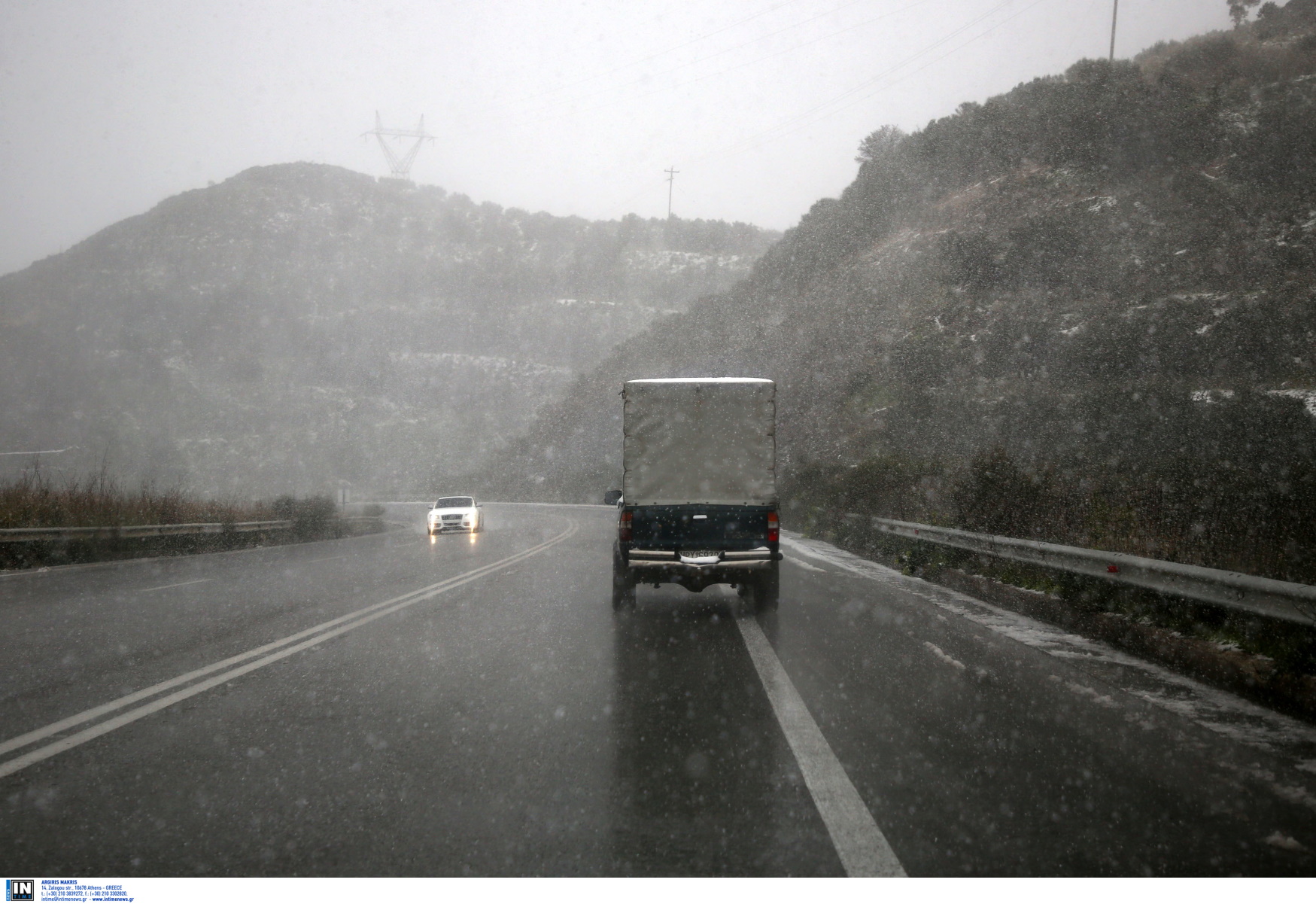 Καιρός αύριο: Ψυχρή εισβολή με βροχές και καταιγίδες – Σε ποιες περιοχές θα χιονίσει