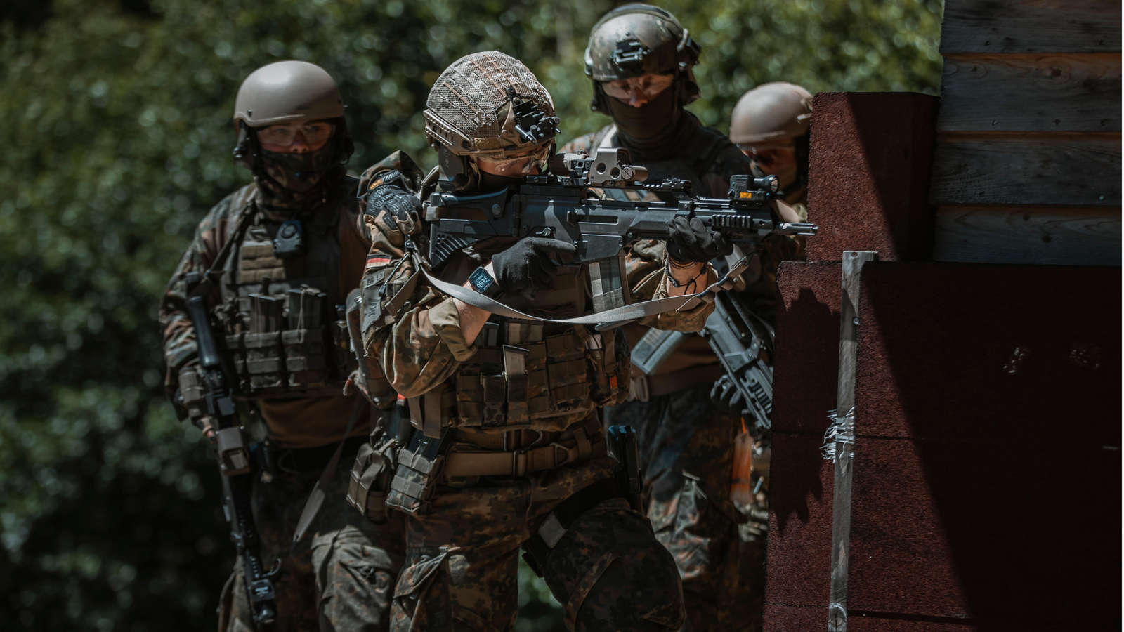 Γερμανία: “Συναγερμός” στις Ειδικές Δυνάμεις – Οι σχέσεις με την ακροδεξιά και η πιθανή διάλυση τους [pics]