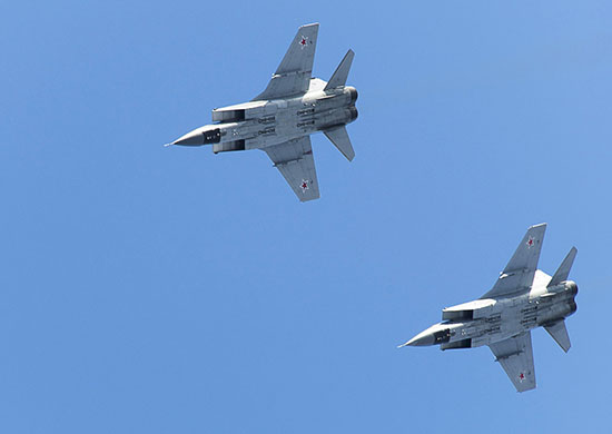 MiG-31: Τα πανίσχυρα μαχητικά του Πούτιν «έγραψαν ιστορία» στο Βόρειο Πόλο!