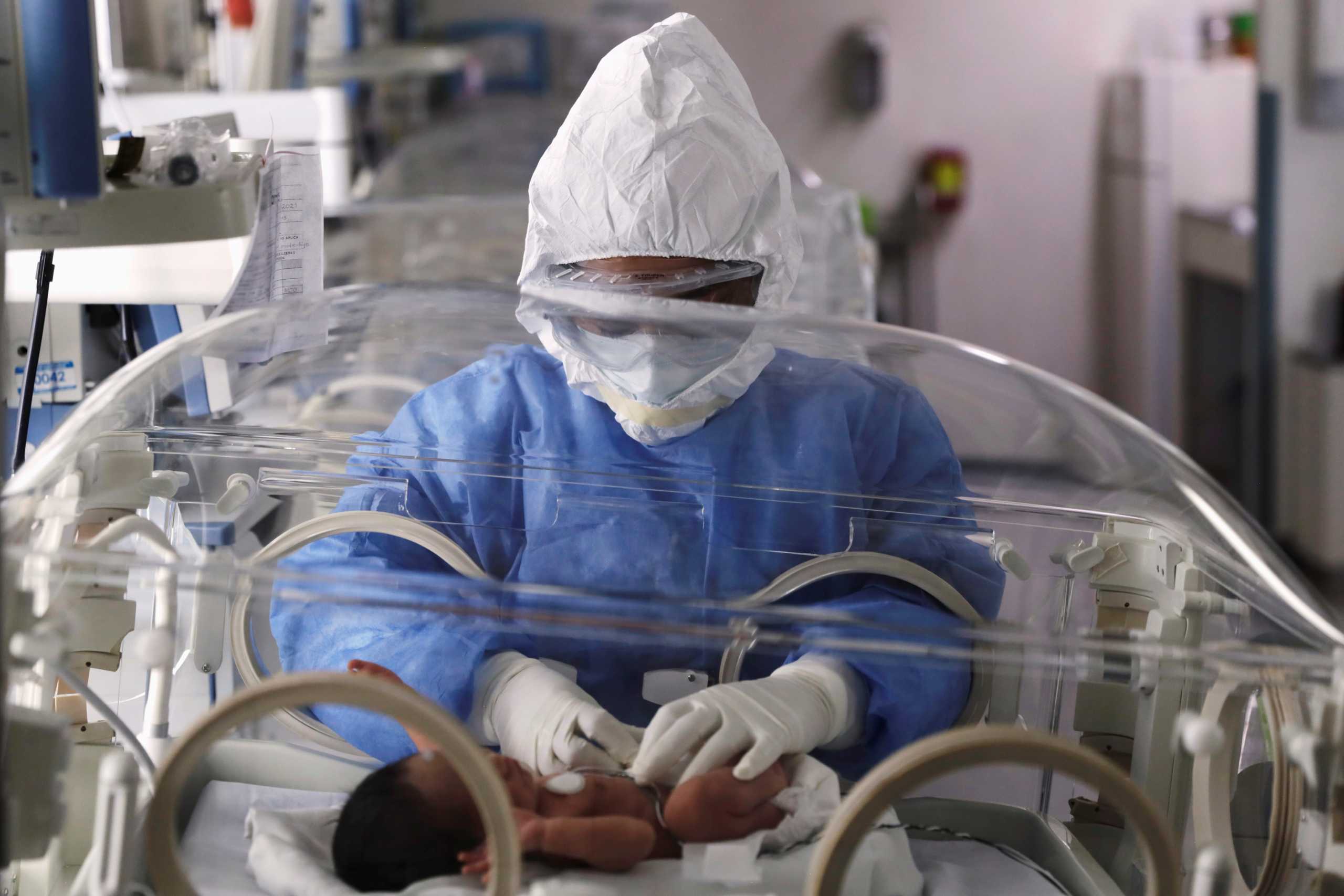Γέννησε με καισαρική η έγκυος με κορονοϊό στην Πάτρα – Επιδεινώθηκε η κατάσταση της υγείας της