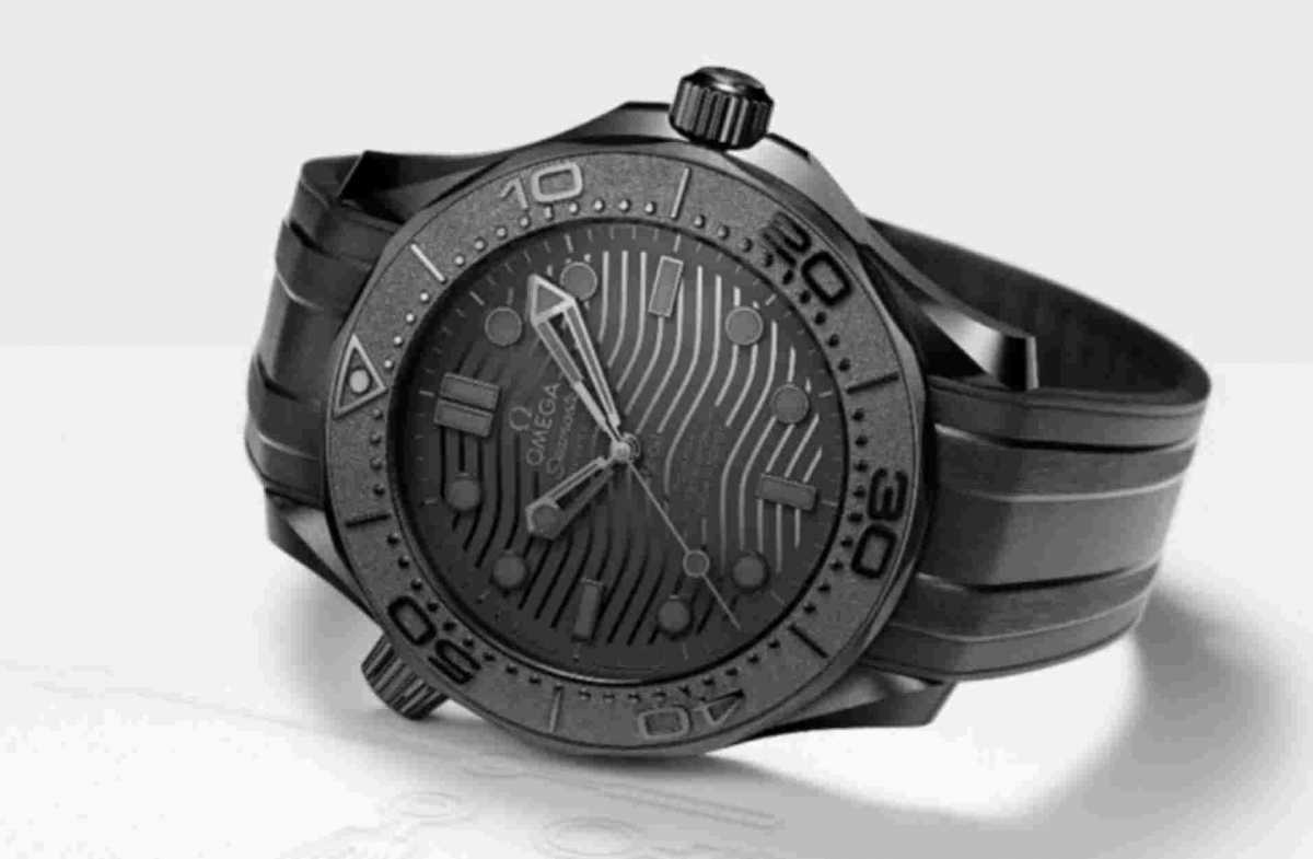 Το νέο ολόμαυρο ρολόι της Omega είναι πιο όμορφο και από αυτό του James Bond!
