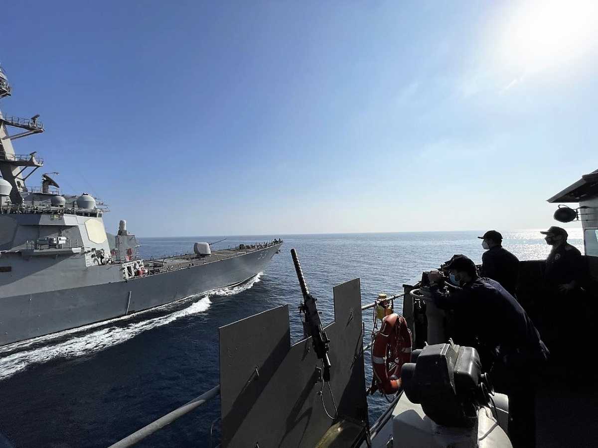 ΥΔΡΑ: Ακάθεκτη η ελληνική φρεγάτα πραγματοποίησε νέα άσκηση με το ναυτικό των ΗΠΑ! [pics]