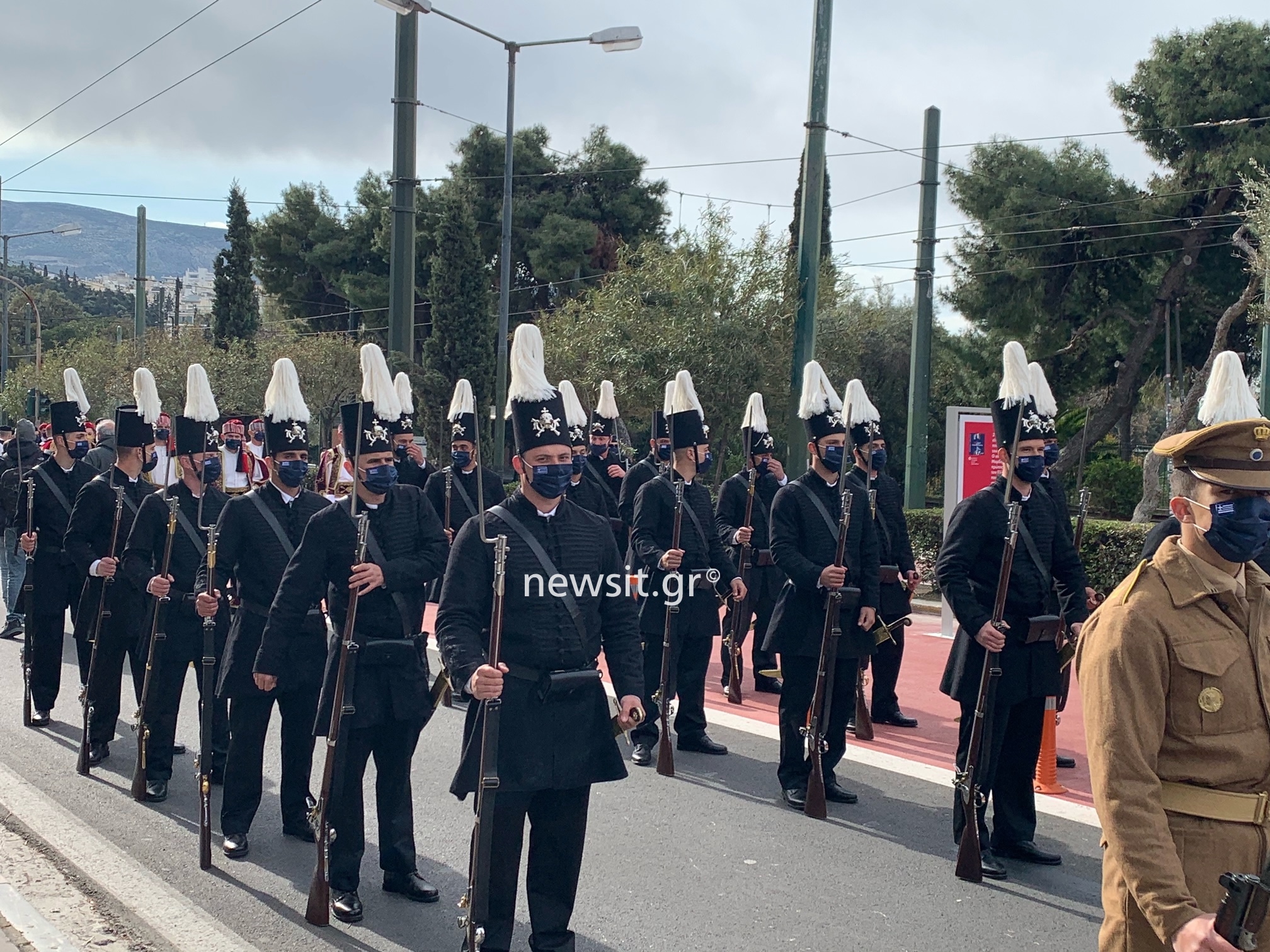 Παρέλαση 25ης Μαρτίου backstage: Οι έφιππες από την Κάρυστο και οι στολές του Υψηλάντη