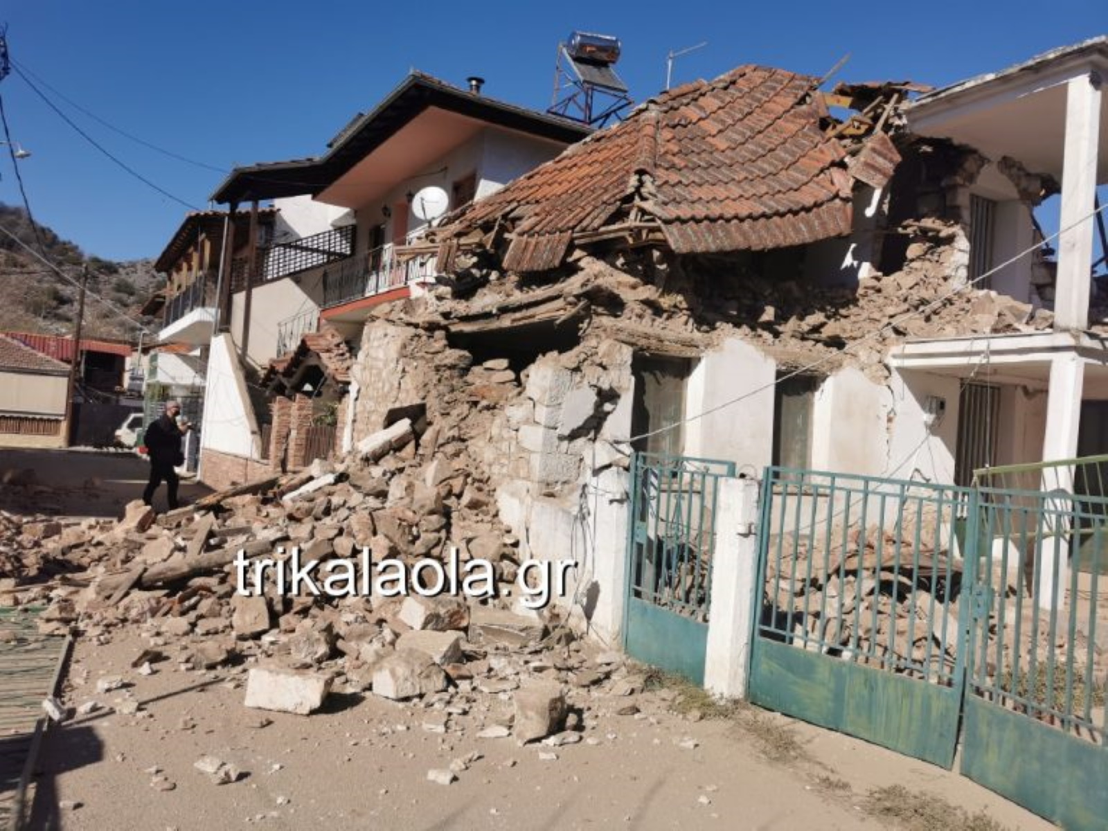 Μετασεισμός στην Ελασσόνα: Έπεσαν βράχοι των Μετεώρων