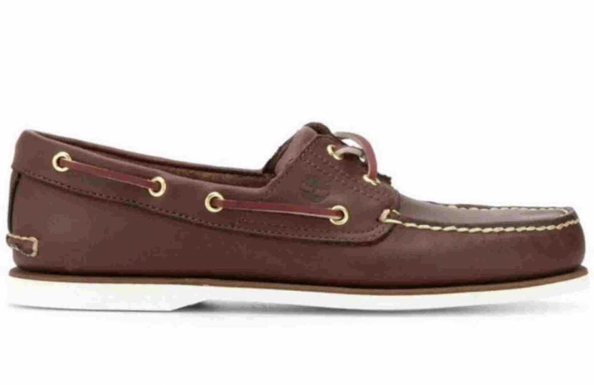 Τα παπούτσια που πρέπει να έχεις ακόμα και αν δεν είσαι… σκαφάτος!