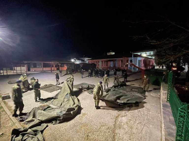 Σεισμός στην Ελασσόνα: Άνοιξαν ξενοδοχεία σε Λάρισα και Τρίκαλα – Έστησε σκηνές ο στρατός (pics, video)