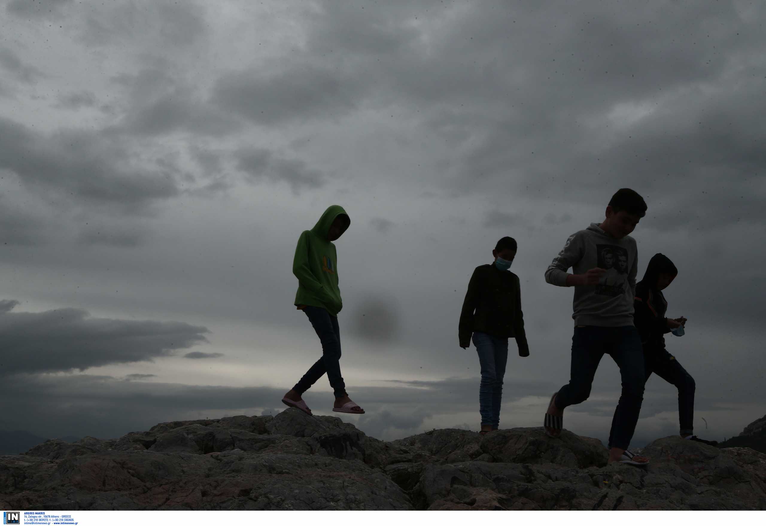 Καιρός – meteo: Τοπικές βροχές και σποραδικές καταιγίδες – Πτώση της θερμοκρασίας