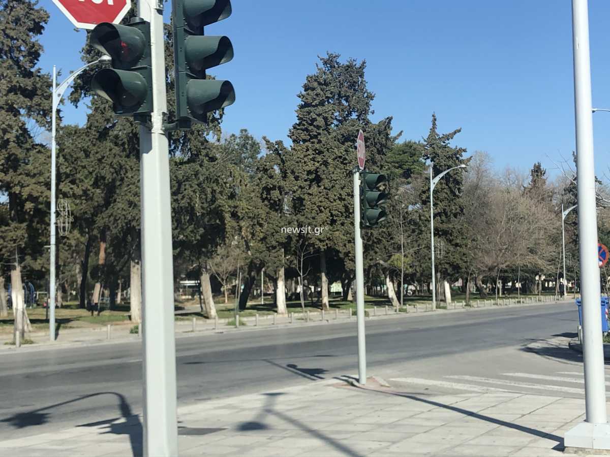 Θεσσαλονίκη – Κορονοϊός: Τσικνοπέμπτη με κατεβασμένα ρολά και άδειους δρόμους – Η ανασφάλεια μέσα από εικόνες (pics)