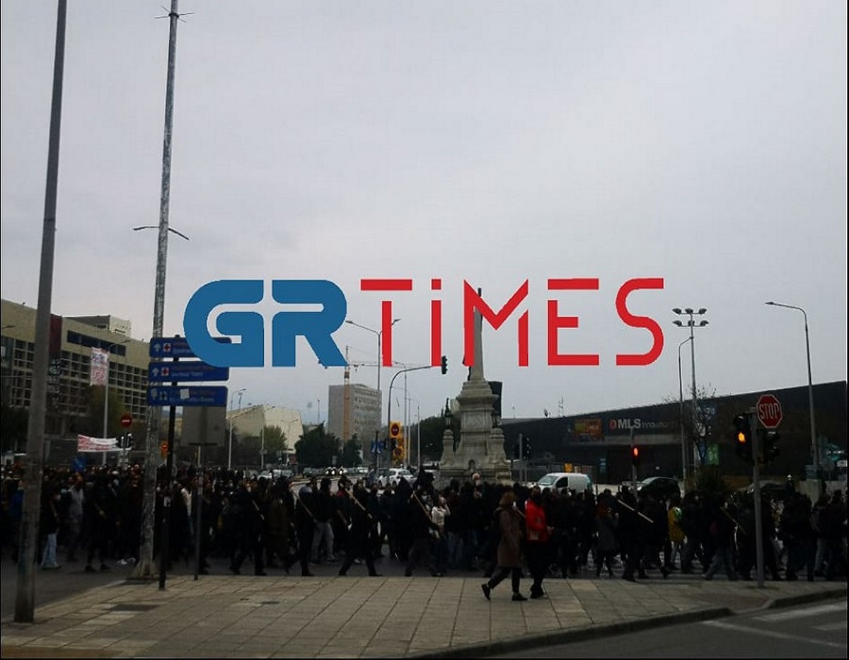 Θεσσαλονίκη: Στους δρόμους οι φοιτητές για την αστυνόμευση στο ΑΠΘ (pics, vid)
