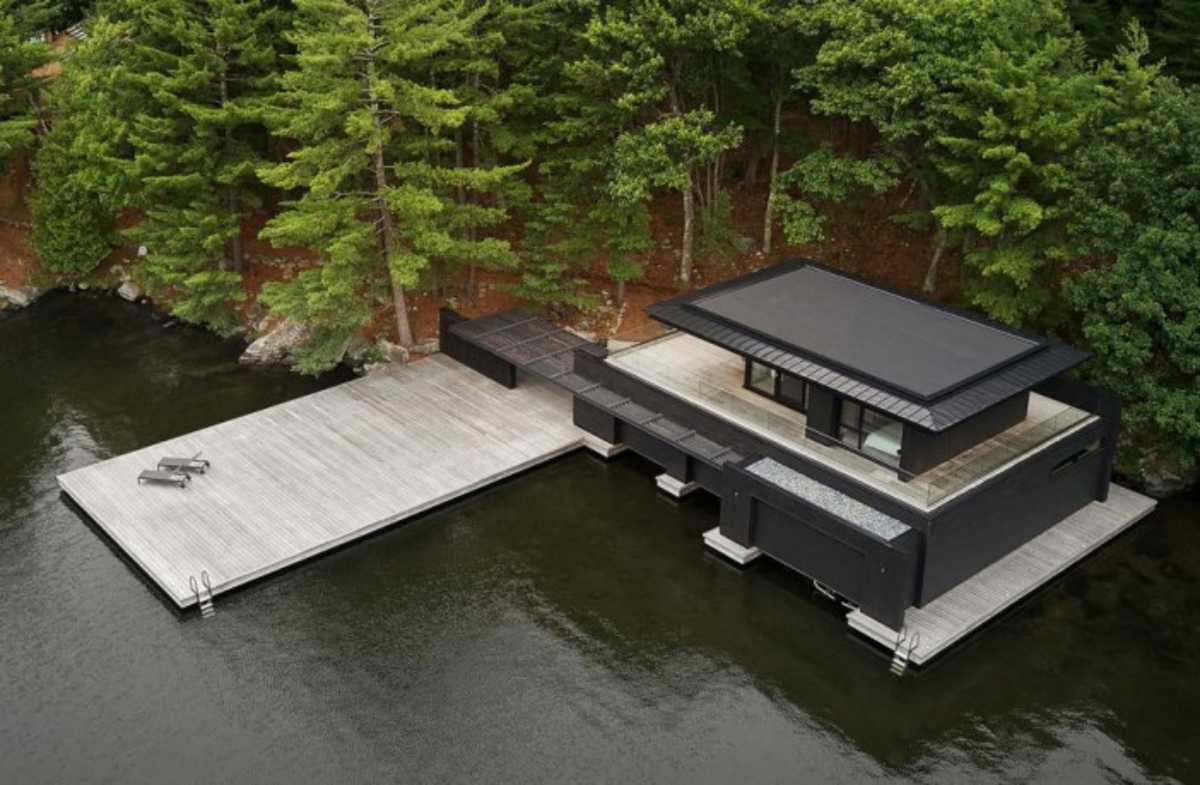 Ένα απίστευτο ξύλινο σπίτι που μιμείται την κίνηση του νερού