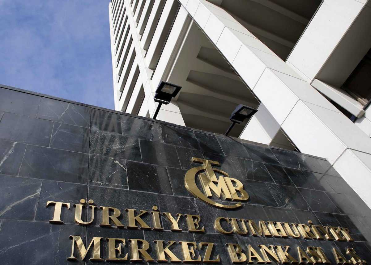 Τουρκία: Ο Ερντογάν καρατόμησε τον διοικητή της κεντρικής τράπεζας