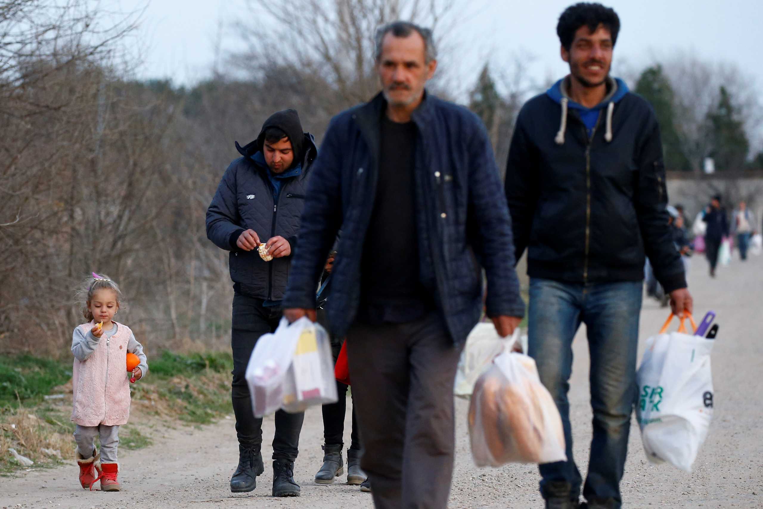 Βυθίζει και άλλο στην ύφεση την χώρα του ο Ερντογάν – Βουτιά της λίρας μετά τη νέα απόλυση