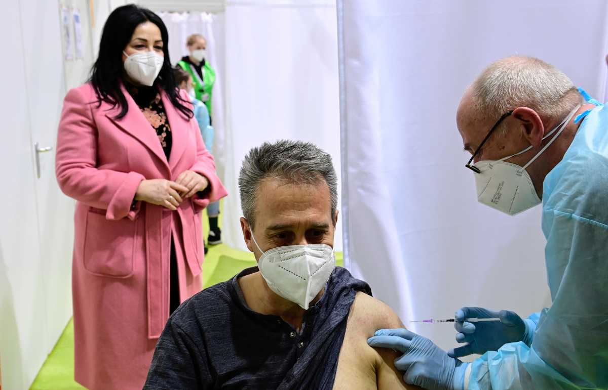 Γερμανία – Κορονοϊός: «Πιέσεις» για ταχύτερη ένταξη των οικογενειακών ιατρών στην εμβολιαστική εκστρατεία