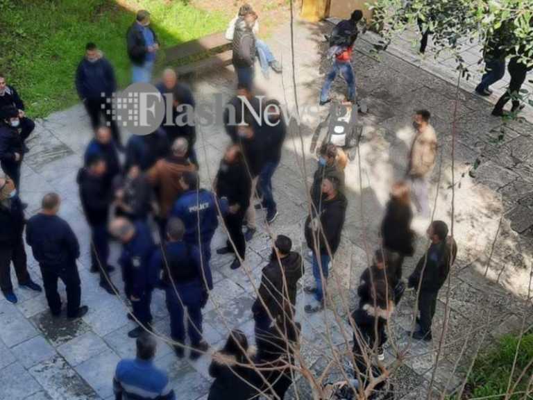Κρήτη: Πλακώθηκαν στο ξύλο κατά τη διάρκεια της δίκης για τη δολοφονία του κτηνοτρόφου στο Μπαλί του Ρεθύμνου