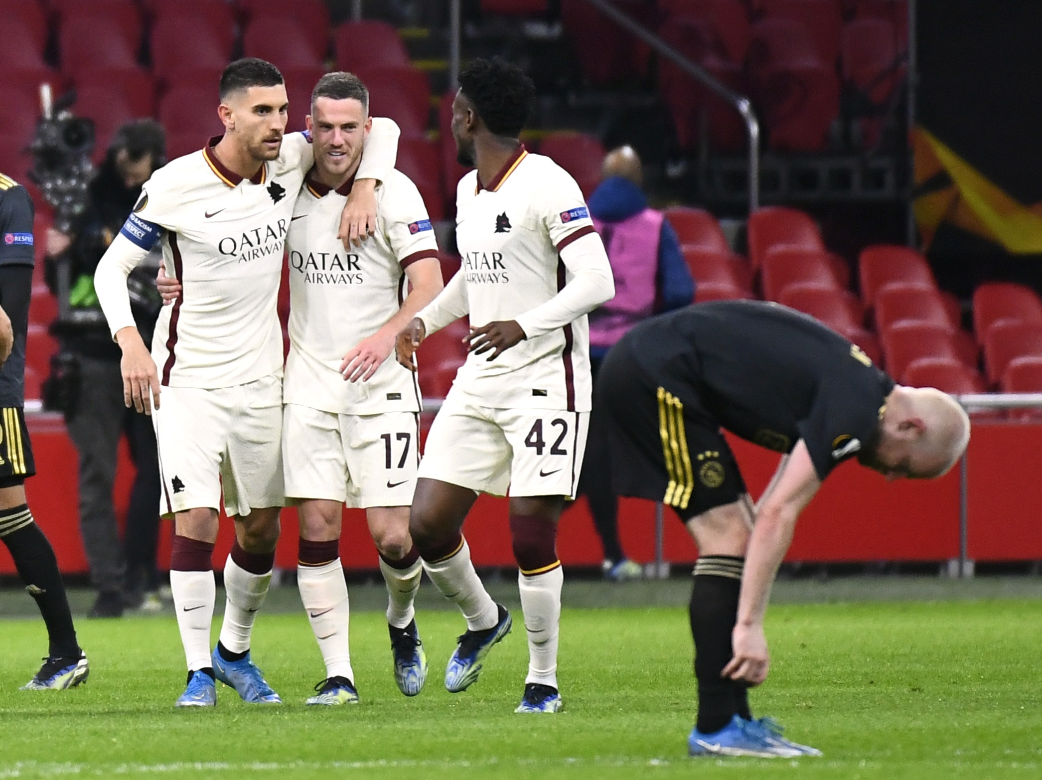 Soccer Football - Europa League - Quarter Final First Leg - Ajax Amsterdam v AS Roma - Johan Cruijff Arena, Amsterdam, Netherlands - April 8, 2021 AS Roma's Lorenzo Pellegrini celebrates scoring their first goal with Jordan Veretout REUTERS